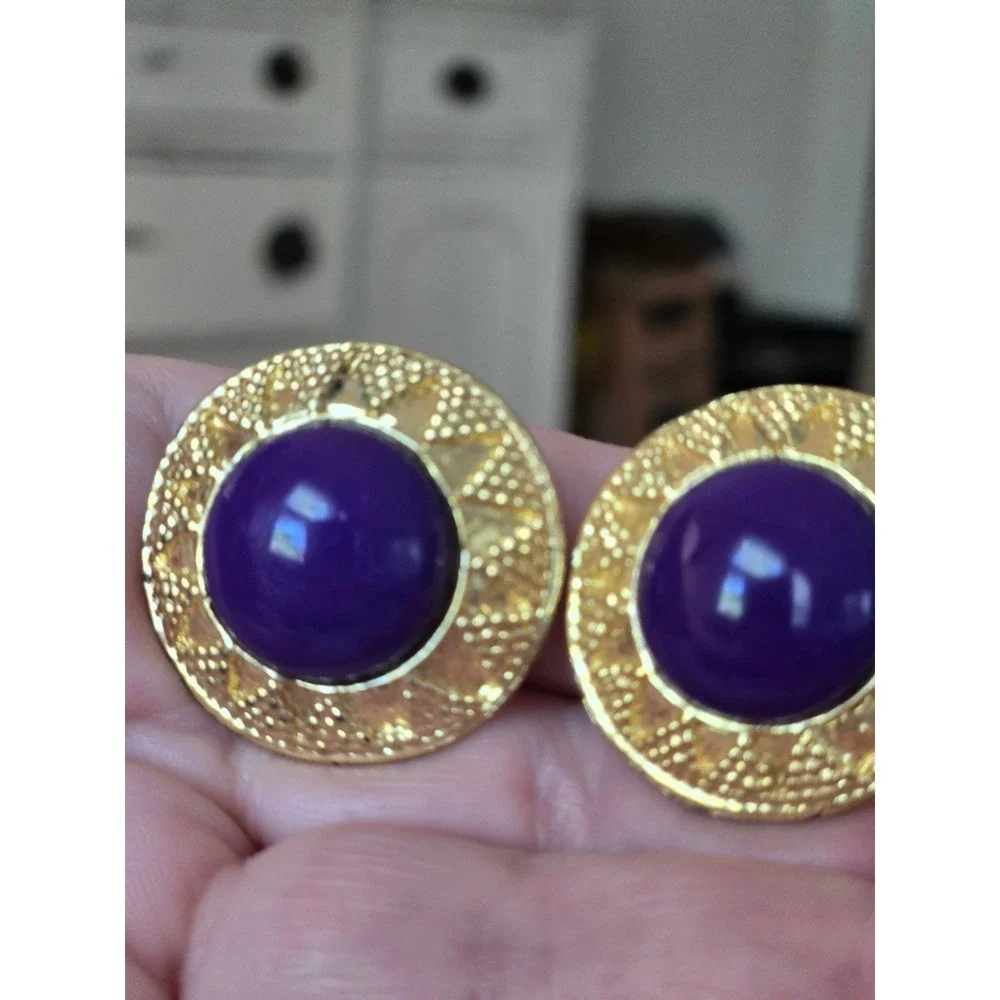 Purple Cabachon Goldtone Round Earrings Chunky 80s Vintage Clip